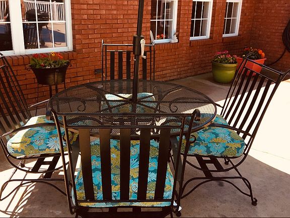 Back patio, plenty of space 