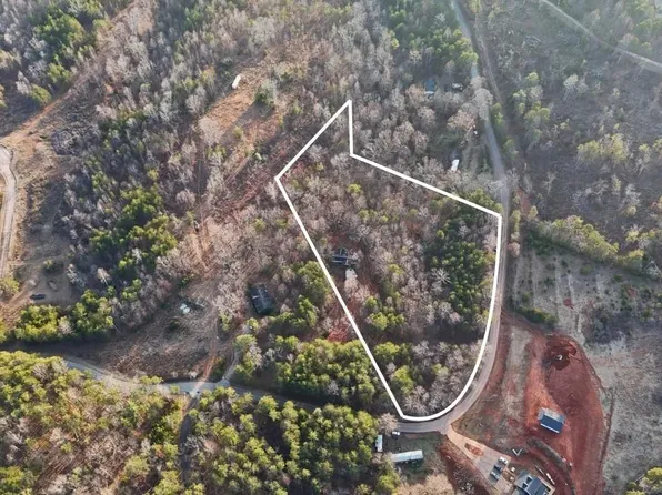 246 Hunting Hollow Rd, Six Mile, SC 29682