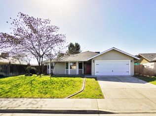 927 Birchwood Ct, Hanford, CA