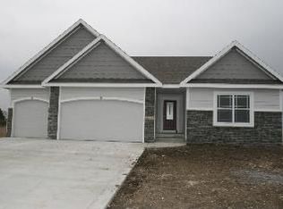 4448 NW 169th St, Clive, IA 50325