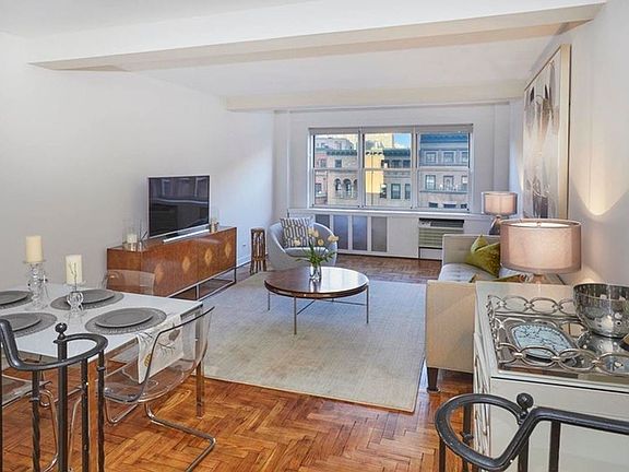4th image of 320 W 76th St APT 5C