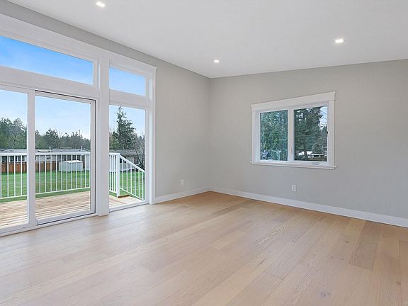 4th image of 6225 Lugrin Rd #3