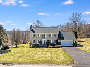 104 Stowe Drive, Poughquag, NY 12570