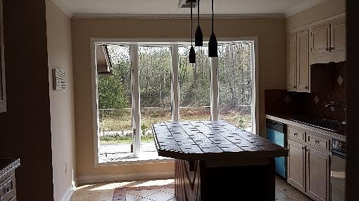 4th image of 211 Henderson Dr