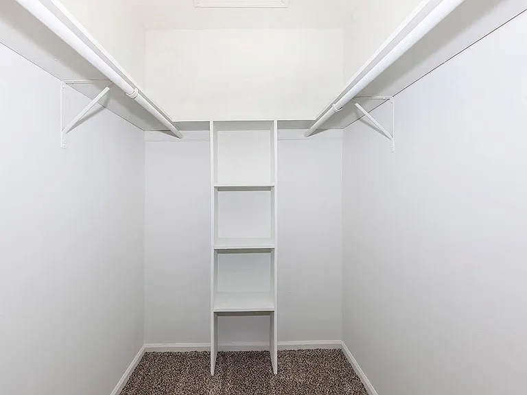 HUGE CLOSETS AT LAUREL RIDGE APARTMENTS IN CHATTANOOGA, TN