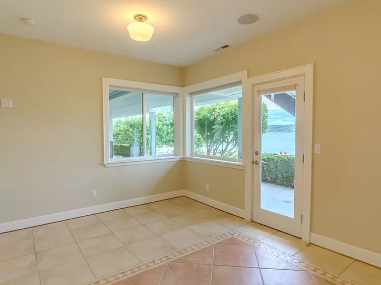 8568 Sand Point Way NE — Photo 67