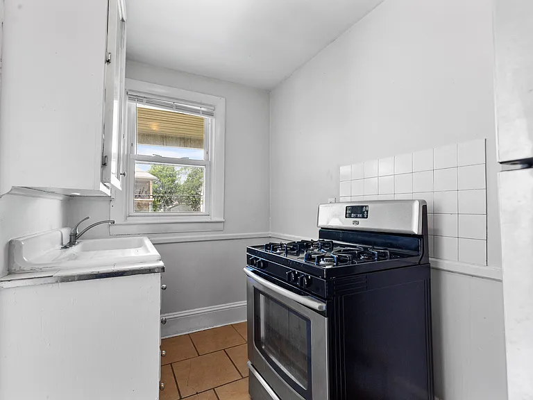 296 Washington Ave #2 — Photo 13