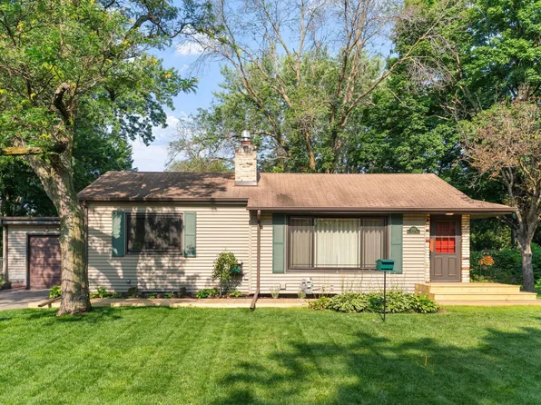 2925 Lee Ave N, Golden Valley, MN 55422