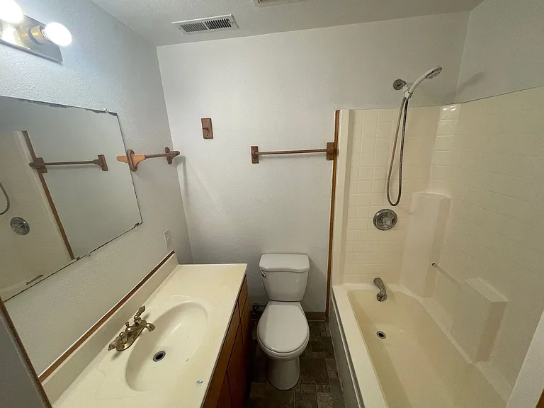 313 E Lowell St — Photo 22