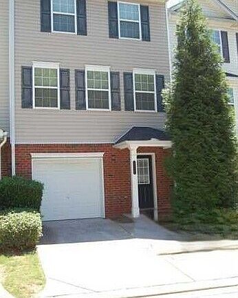 2nd image of 618 Providence Pl SW