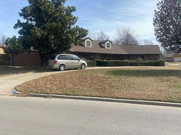 2nd image of 2505 Ridgecrest Dr