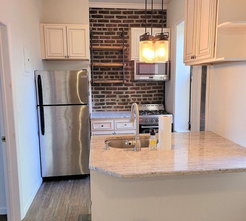 1st image of 31-70 37th St #4R