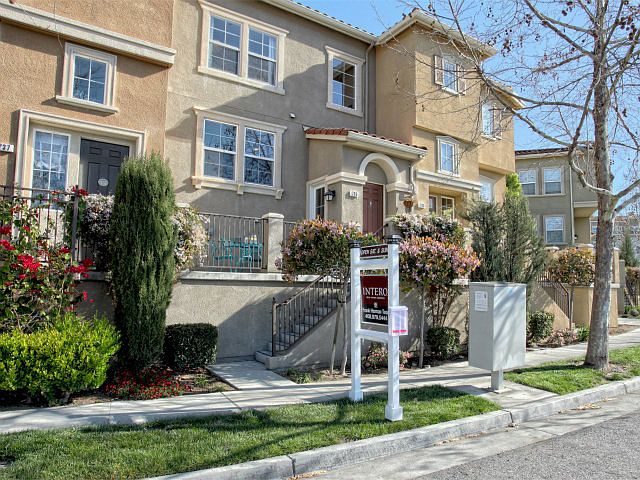 1st image of 735 Batista Dr