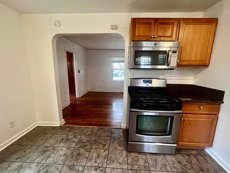 8121 Old Ocean View Rd — Photo 3