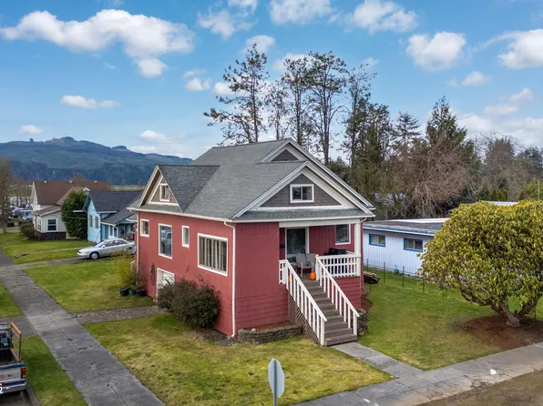 116 Cedar Ave, Tillamook, OR 97141