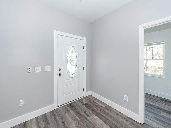 3rd image of 113 Southsong Ln