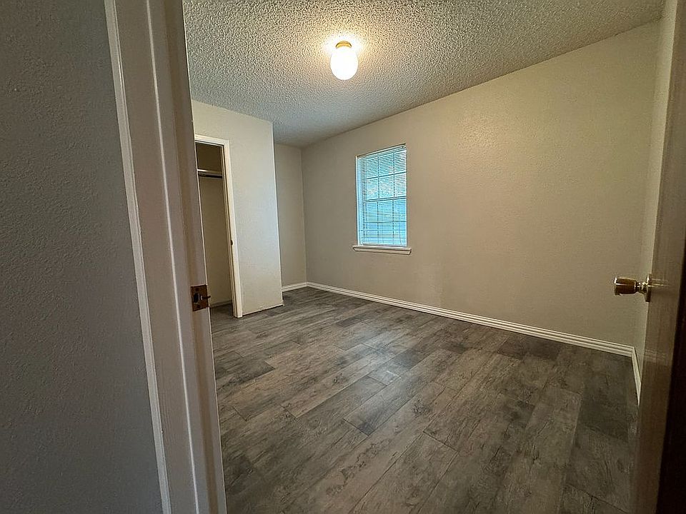 716 W Liveoak St, Coleman, TX 76834 Zillow