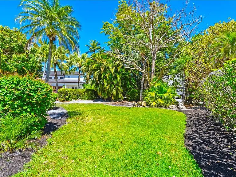 2125 Marina Dr — Photo 33