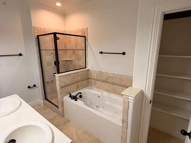 2320 Stutz Dr — Photo 14