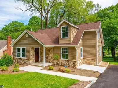 23 Edison Rd, Lake Hopatcong, NJ, 07849