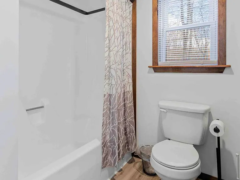 124 Tepee Dr — Photo 10