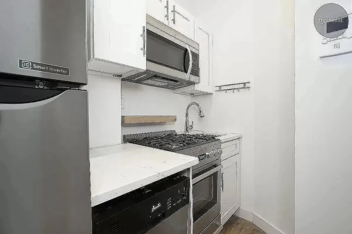 406 West 39th Street — Photo 4