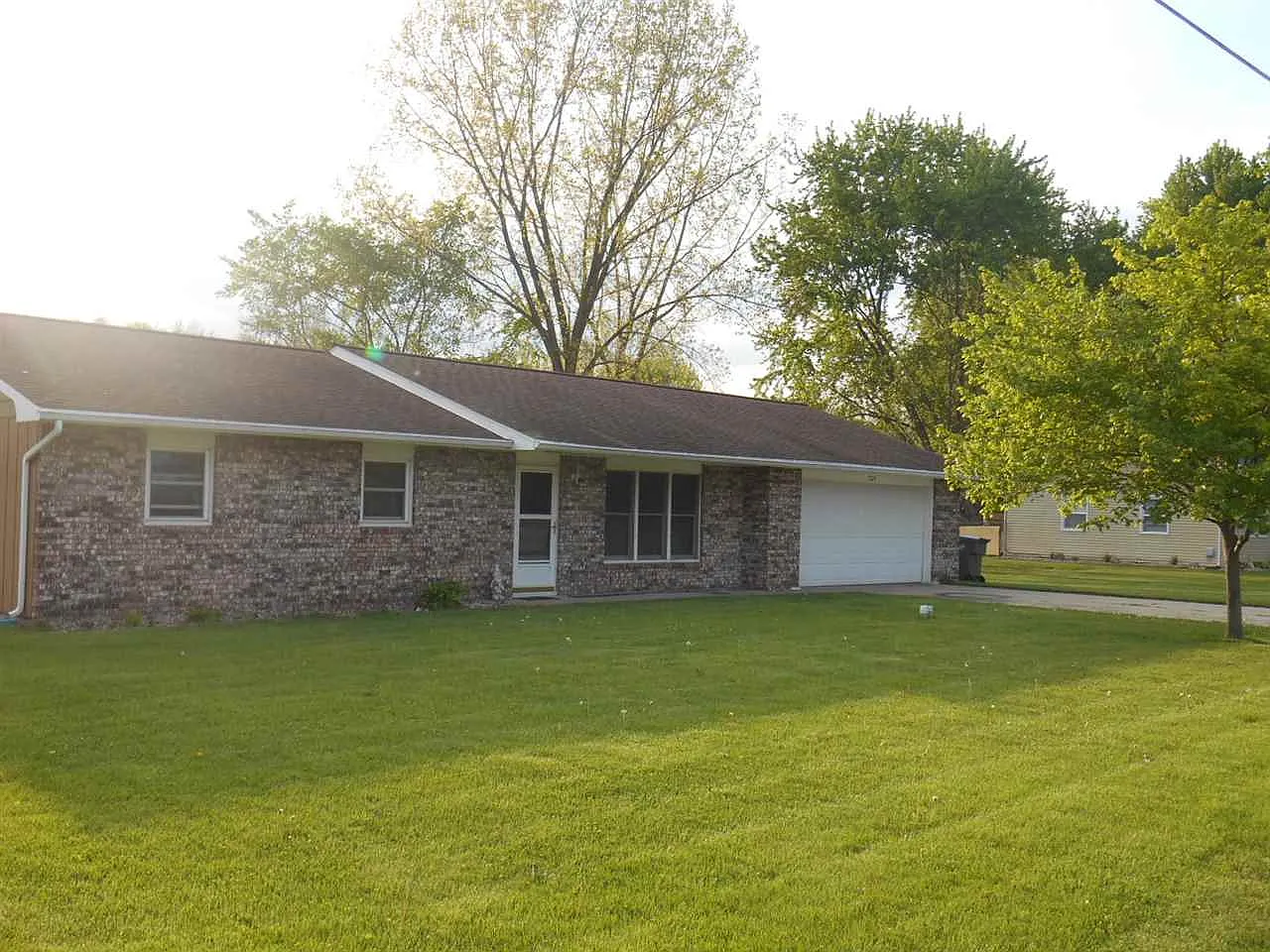 1524 Meadow Ln photo 1
