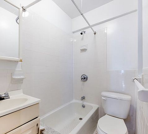5th image of 338 W 17th St APT 2b