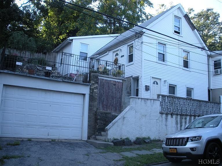 1st image of 225 Edwards Pl