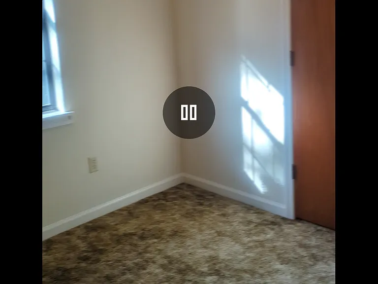 131 Center St — Photo 4