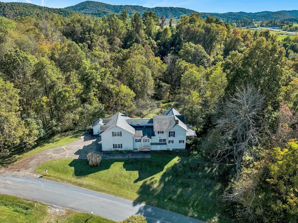 9459 Airpoint Dr, Bent Mountain, VA 24059