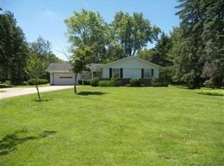 4040 Harris Rd, Broadview Heights, OH 44147