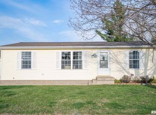 1902 Chicory Rd, Pekin, IL 61554