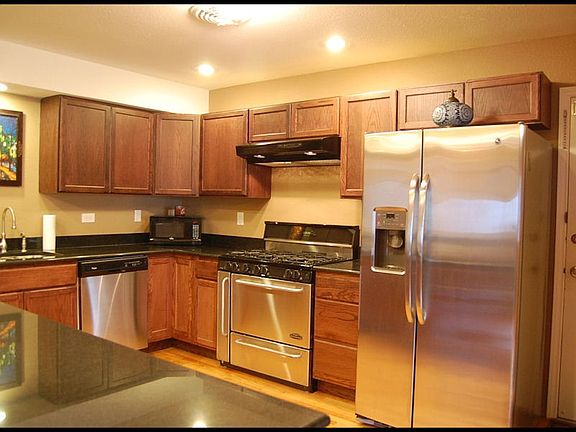 3rd image of 605 Main St