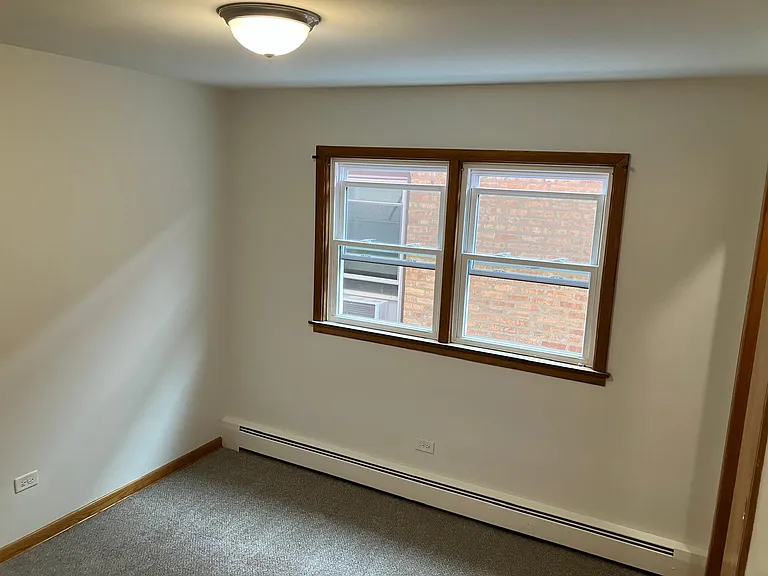 5016 W Cornelia Ave — Photo 3
