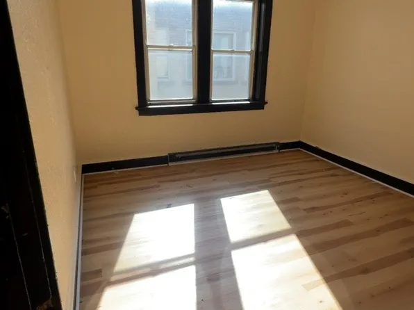 2613 W Capitol Dr #6, Milwaukee, WI 53206