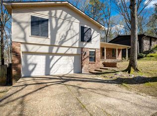 9 Breeds Hill Ct, Little Rock, AR 72211