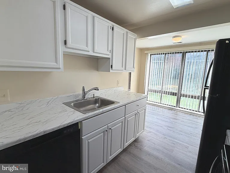 18131 Chalet Dr #24-103 — Photo 8