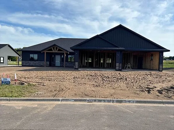 407 Halfaday Dr, Sauk Centre, MN 56378