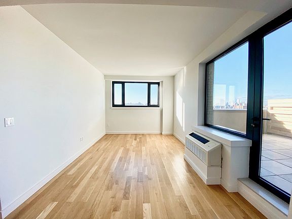 4th image of 409 Eastern Pkwy APT 907