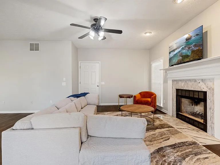 5590 Cannonero Dr — Photo 2