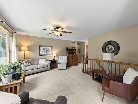 5th image of 120 E Webb St