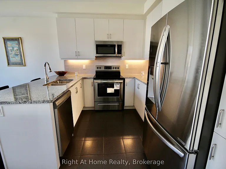 119 Stork St — Photo 16