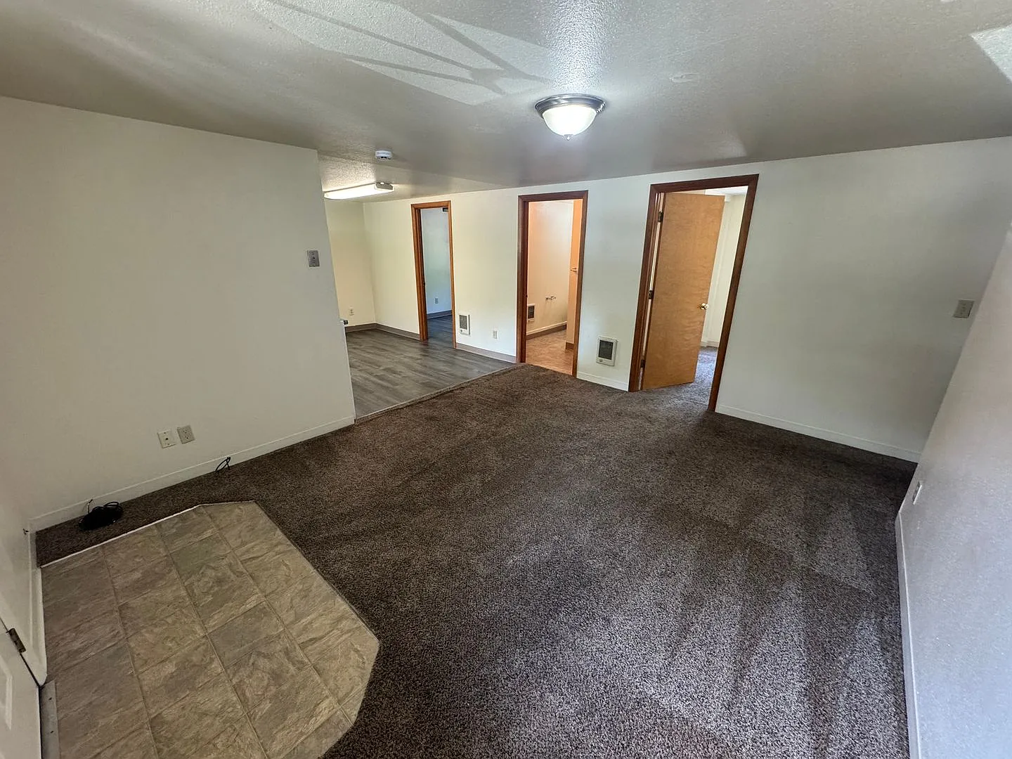 468 - 820 SW Grove Street — Photo 3