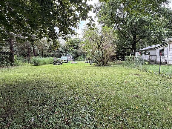 2nd image of 410 S Poplar St