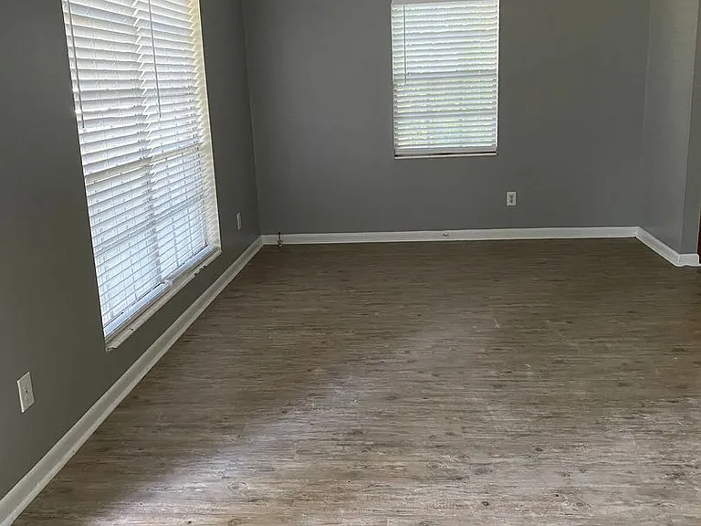1100 Carissa Dr — Photo 3