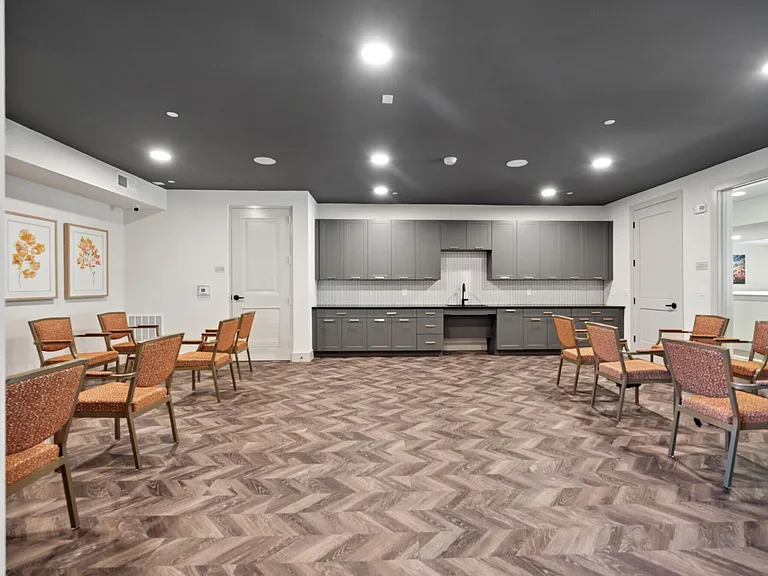 Promenade Apartments — Photo 18