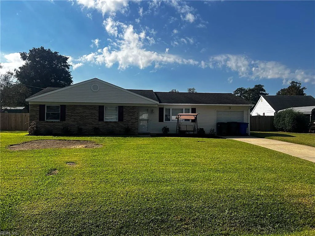 2741 Colonial DR — Photo 1