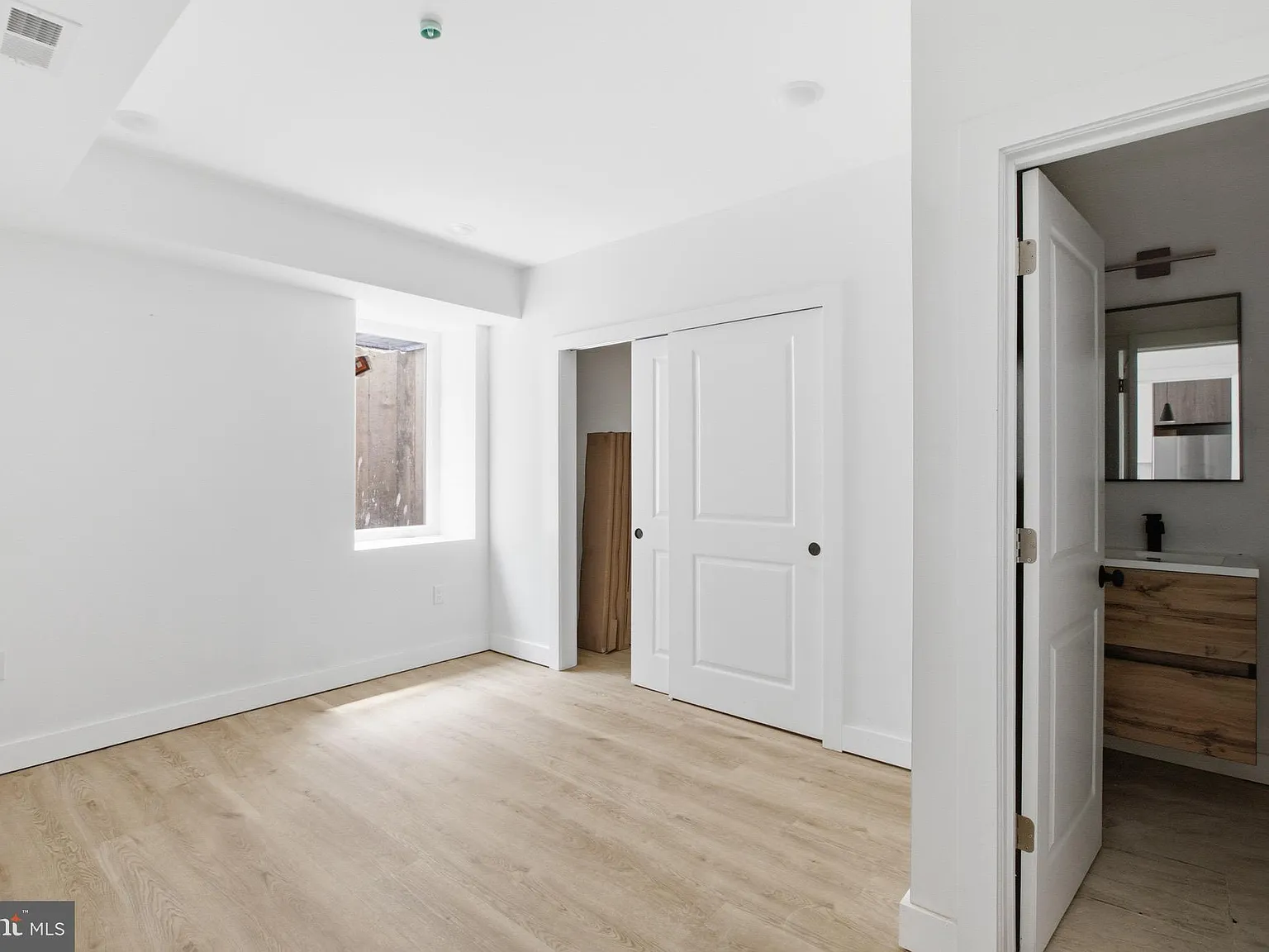 2 bed, $2,200 — Photo 4