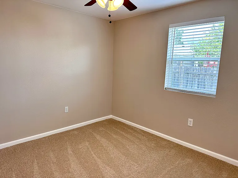 898 Oswego St — Photo 16